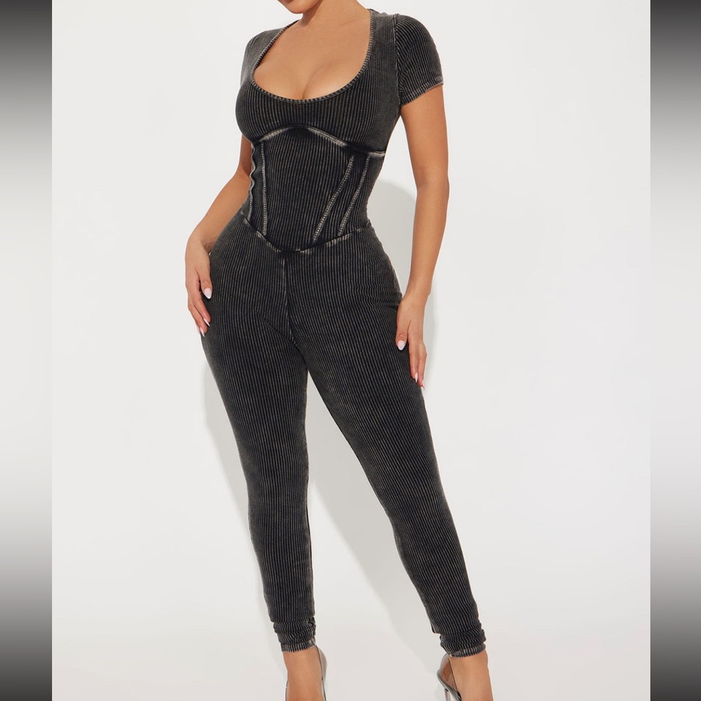 NWT - Aspen Short Sleeve Ribbed Jumpsuit!